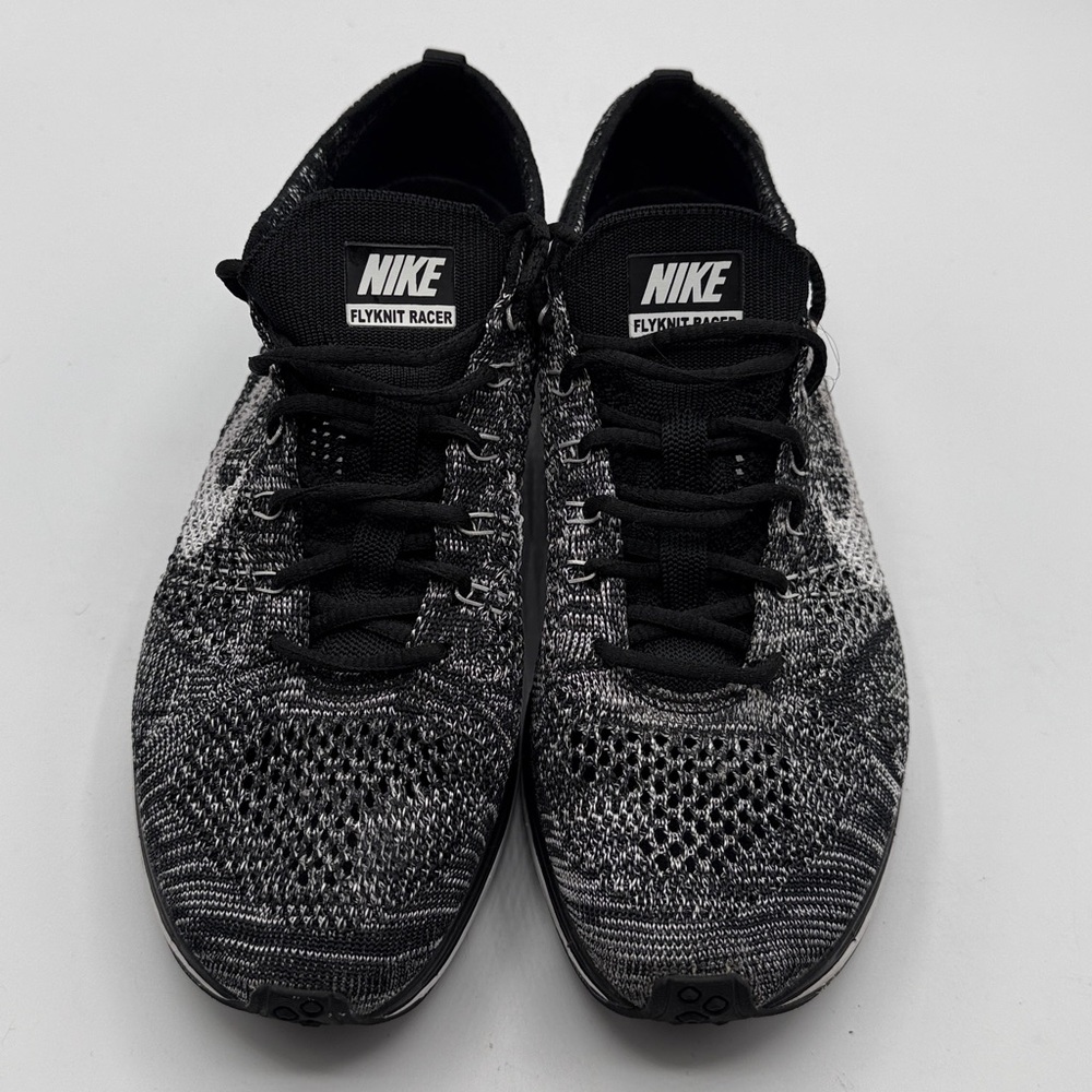 Nike Flyknit Racer Oreo Black White Men’s Size 7 Women’s Size 8.5 526628-012